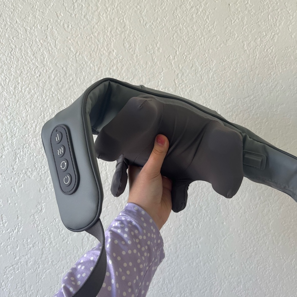Massagers For Neck And Shoulder With Heat. NEW